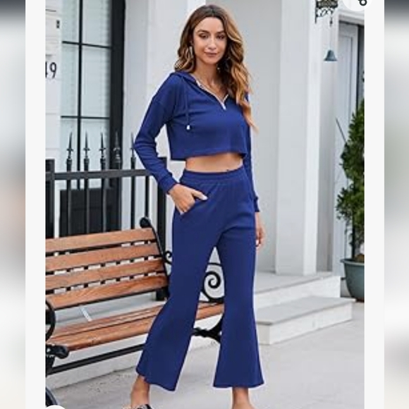 Fixmatti Women 2 Piece Outfits 1/4 Zipper Hoodie Crop Top Matching Flared Pants - Picture 2 of 8
